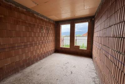 Casă individuală pe parter în Cristian - 500 mp teren - 9