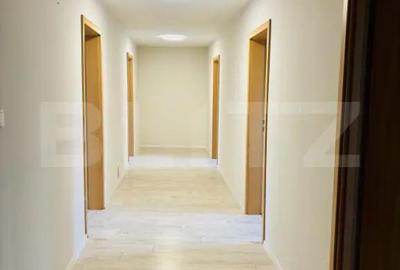 Casă cu 10 camere cu Teren 411 Mp în Lunei - 9