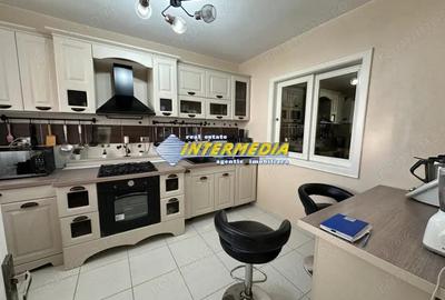 Casă cu 4 camere cu Teren 232 Mp în Cetate - 1