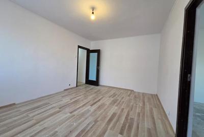 Apartament cu 3 camere semidecomandat în Mircea cel Bătrân - 1