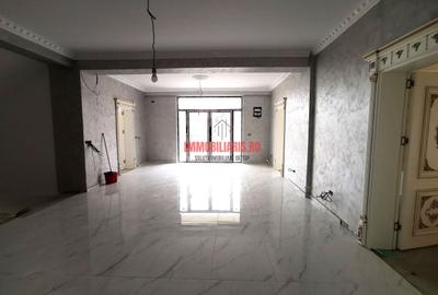Casă individuală cu 8 camere cu Teren 250 Mp în Ozana - 1