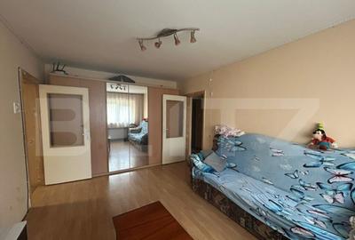 Apartament cu 3 camere semidecomandat, mobilat în Micro 16 - 2