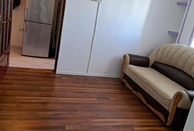 Apartament cu 2 camere semidecomandat, mobilat în Central