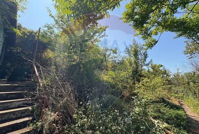 Teren Construcții intravilan de 589 mp, în Cuvin - 7