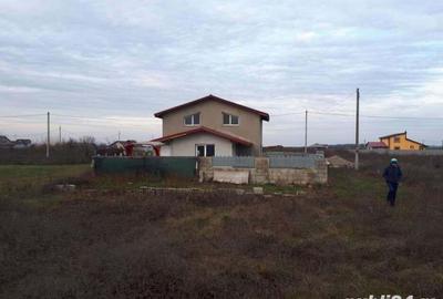 Casă cu Teren 5000 Mp în Central - 6