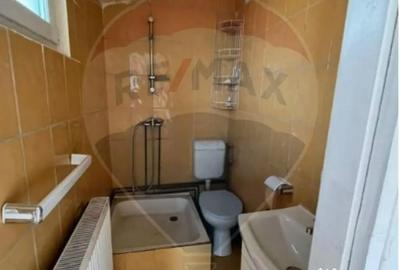 Casă cu 7 camere cu Teren 242 Mp în Șelimbăr