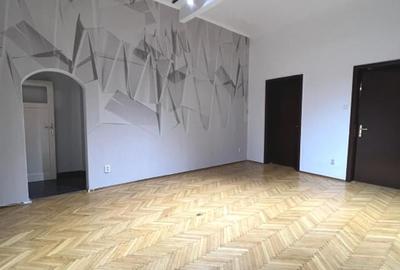 Apartament cu 4 camere în Primăverii