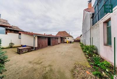 Casă cu 14 camere cu Teren 1080 Mp în Aradul Nou