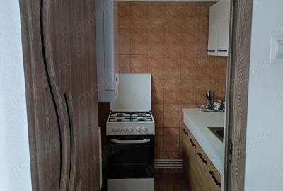 Apartament cu 3 camere semidecomandat în 1 Mai - 3