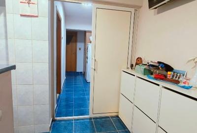 PARTICULAR vând 3 cam. lângă  Metrou 2min. Apărătorii Patriei bl.1986, parter/8 - 4