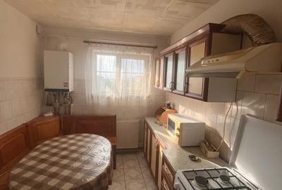 Inchiriez apartament 2 camere zona Dunarea,et4 - 1