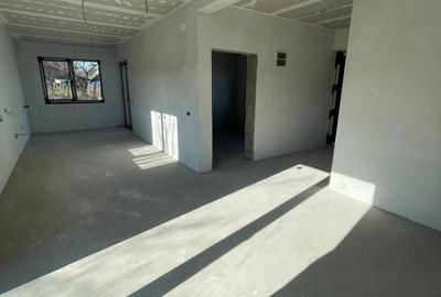 Casă cu 4 camere cu Teren 700 Mp în Central - 3