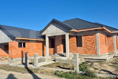 Casa la rosu, 4 camere, 145,31 mp utili, 715 mp teren, zona - 1