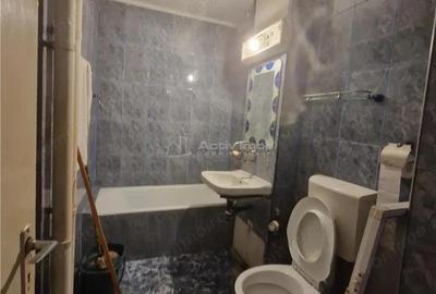 Apartament 2 camere decoandat, etaj 3 - Posta Rovine - 4