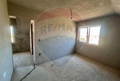 Casa  de vanzare la gri cu 4 camere,teren 552mp in Les - 7