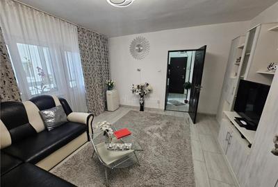 Resita, 3 Cam. Cf. 1, Et. 1, Bulevard, Micro 4 - 3