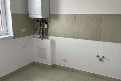 Apartament cu 3 camere decomandat în Tractorul - 2
