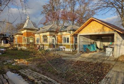 Casă cu 6 camere cu Teren 1000 Mp în Central