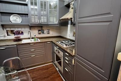 De Vânzare: Apartamentla curte,  3 Camere - 4