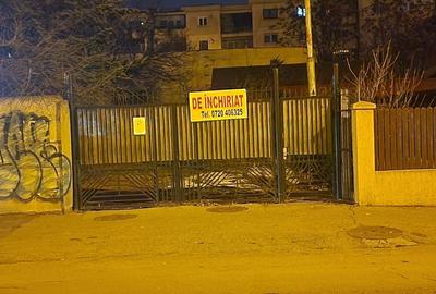 Casă cu 5 camere cu Canalizare în Democrației - 2