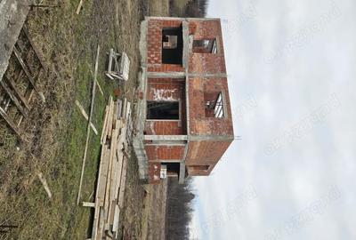 Casă cu 3 camere cu Teren 2700 Mp în Central - 3