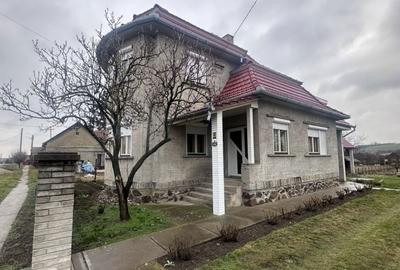 Casă cu 6 camere cu Teren 3103 Mp în Odoreu
