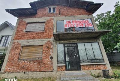 Casă cu 4 camere cu Teren 212 Mp în Central