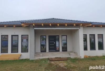 Casă cu 3 camere cu Teren 616 Mp în Moșnița Nouă - 1