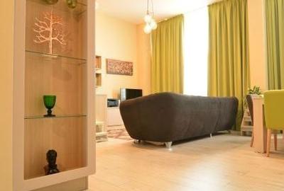 Apartament cu 3 camere în Central - 1