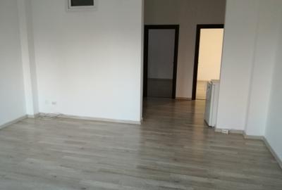 Apartament cu 3 camere în Parcul Carol - 2
