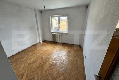 Apartament cu 3 camere decomandat în Cetate - 4