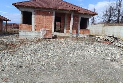 Casă cu 3 camere cu Teren 500 Mp în Central - 9