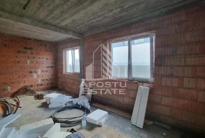 Casă cu 4 camere cu Teren 315 Mp în Giarmata