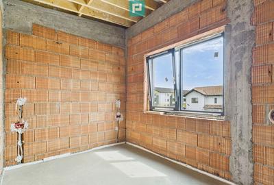 Casă cu 4 camere cu Teren 365 Mp în Central