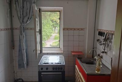 Apartament cu 3 camere semidecomandat în Central - 1