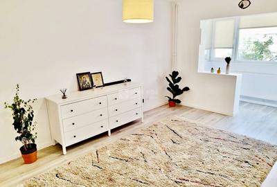 Apartament cu 2 camere decomandat, mobilat în Central