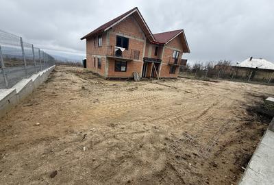 Duplex cu 4 camere cu Teren 386.5 Mp în Feleacu - 2