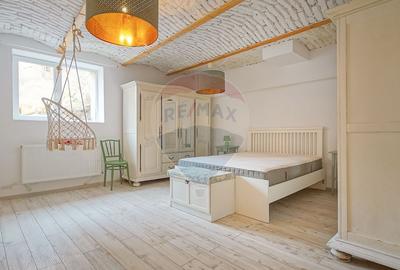 Apartament cu 3 camere semidecomandat, mobilat în Schei - 6