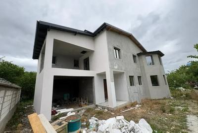 Casă cu 5 camere cu Canalizare în Odăi - 4