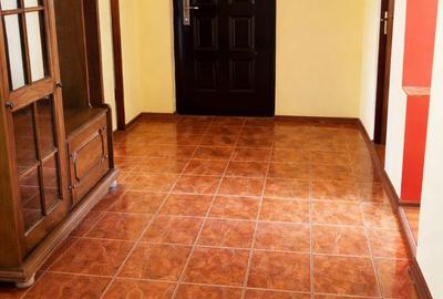 Apartament cu 3 camere, mobilat în Central - 9