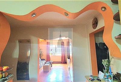 Apartament 4 camere de vanzare/ zona Tractorul - 3