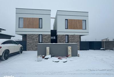 Casă cu 3 camere cu Teren 330 Mp în Central - 1