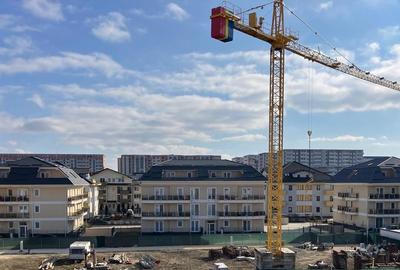 Apartament cu 2 camere decomandat în Tractorul