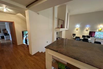 Casă / Vilă cu 6 camere în zona  Calea Aradului - 17