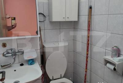 Apartament cu 3 camere semidecomandat în Central