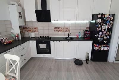 Apartament cu 3 camere în Păcii