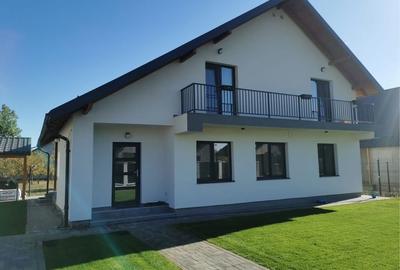 Casă cu 4 camere cu Teren 500 Mp în Păulești - 2