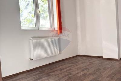 Apartament de vanzare 3 camere in zona Militari - 9