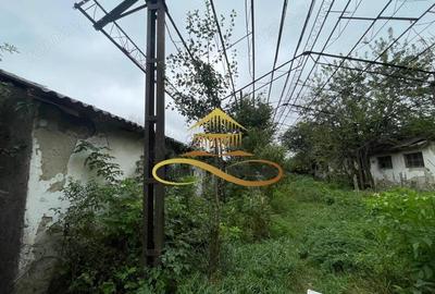 Cladire veche de vanzare in Saucesti Bacau - 1