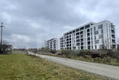 Teren de 2.760 mp, in zona excelenta, cu utilita?i ?i - 2